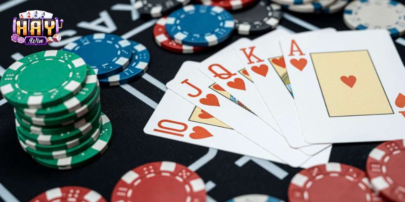 Người chơi có kinh nghiệm luôn chú trọng cách chia sức mạnh giữa các nhóm bài